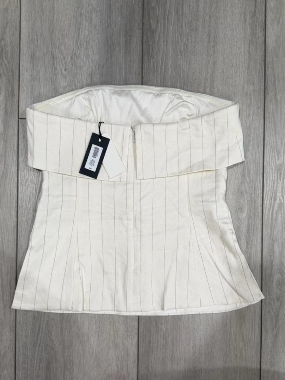 Aritzia Babaton Element Linen Tube Top in Cream with Grey Pinstripes. Size 4. - Picture 5 of 7